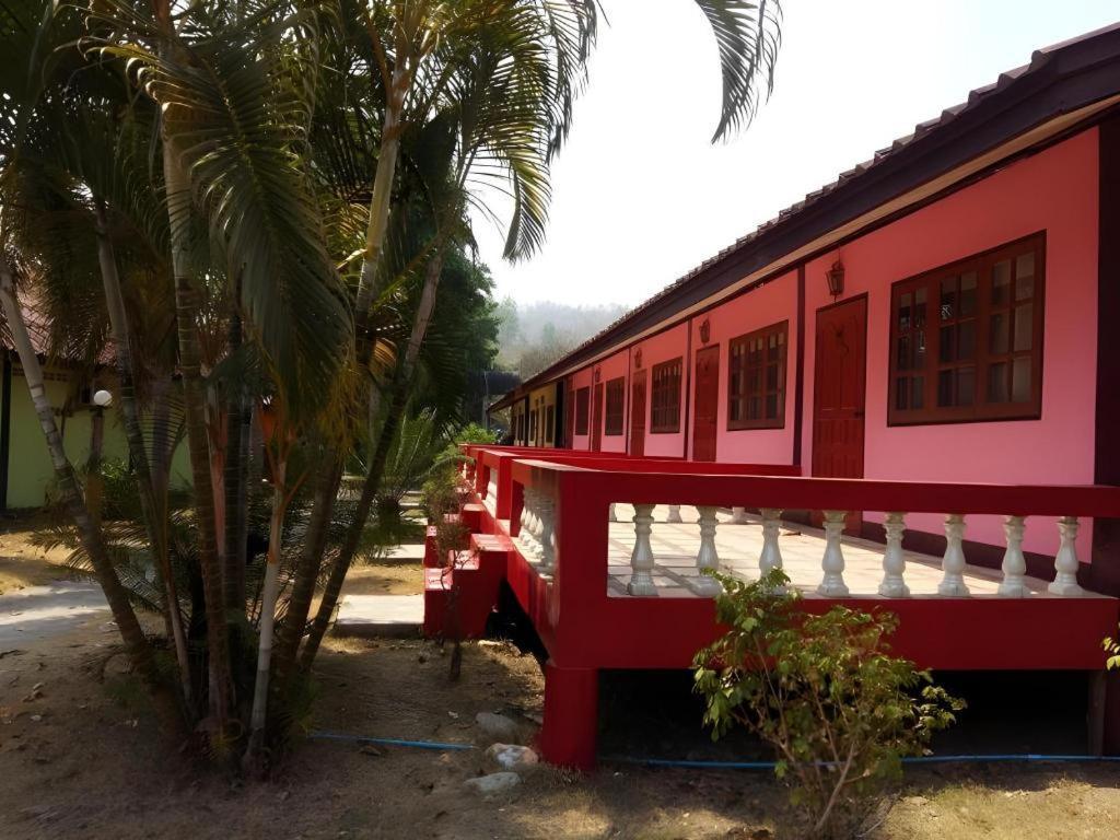 Umphangburiresort Exterior foto